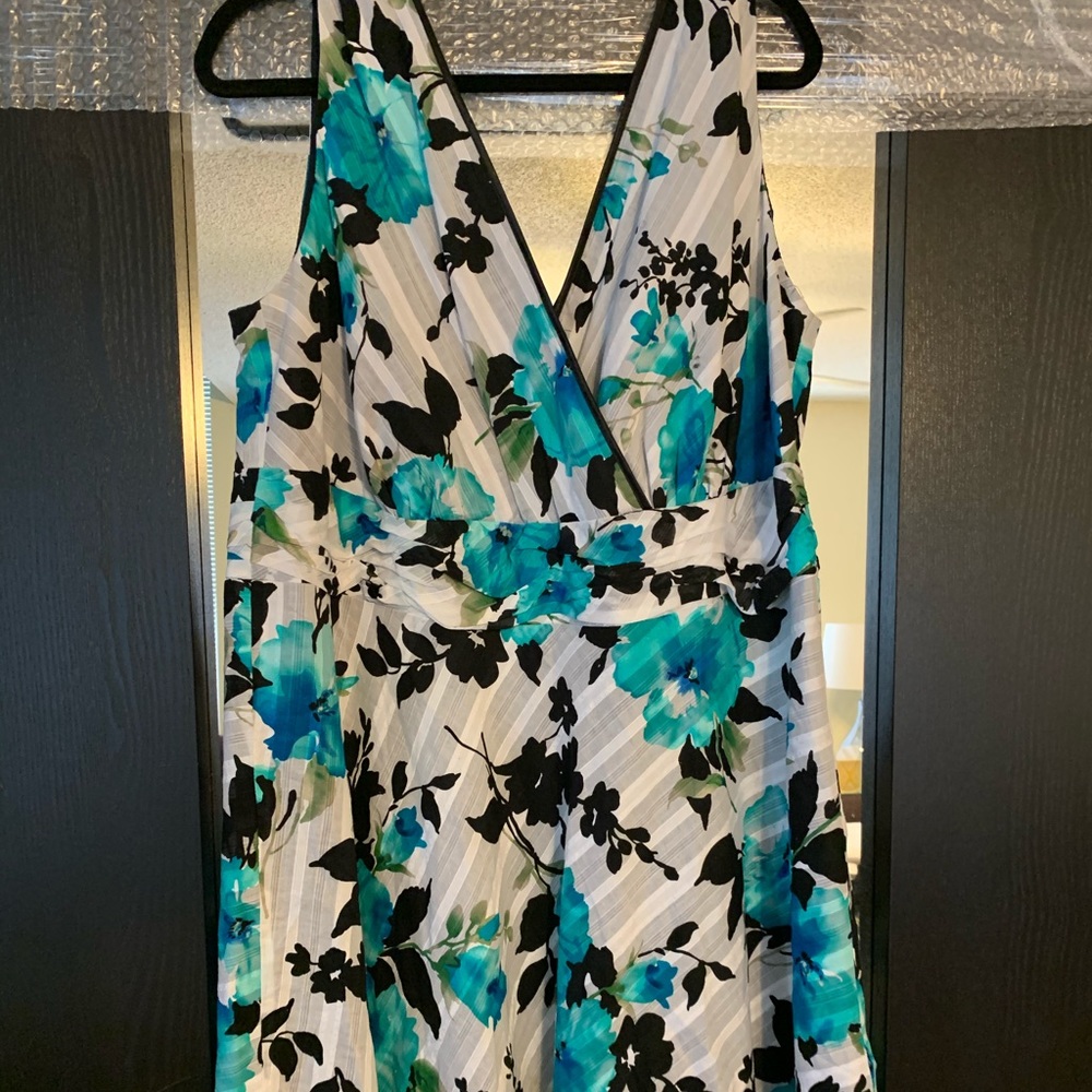 Dress barn dress size 20